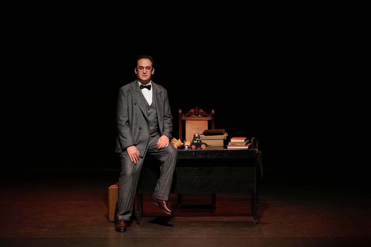 “Görecek Günler Var Daha” sahnede